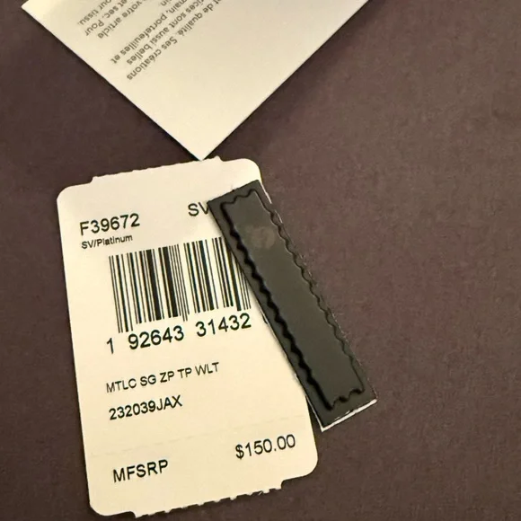 NWT Coach Metallic Gold Wristlet gift ready - Picture 4 of 6